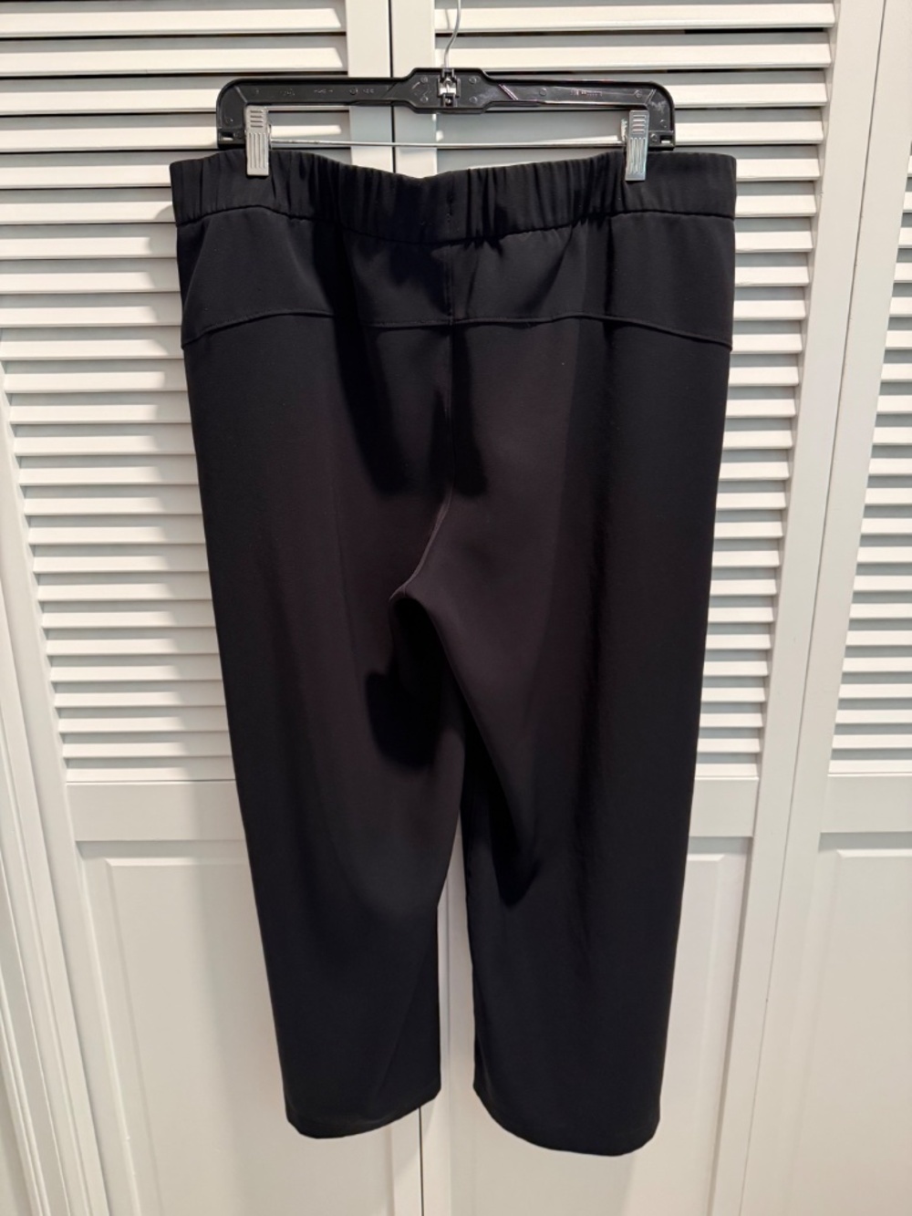 Lululemon On the Fly Wide Leg Black Pant - Picture 5 of 6